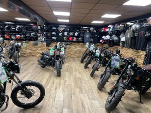 Magasin de motos et pièces détachées à Fréjus